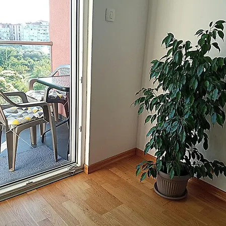 Apartment Renta *